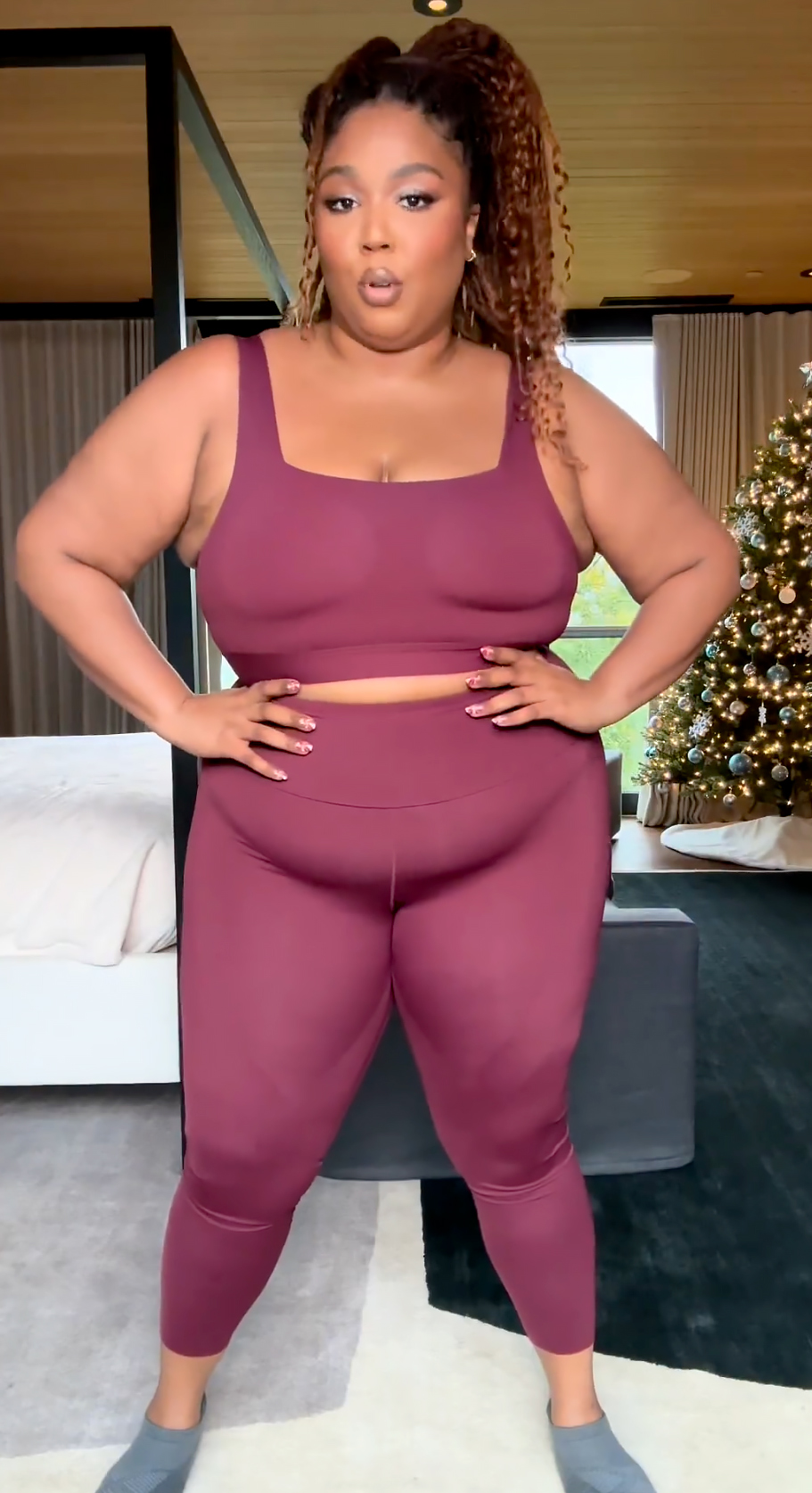 Lizzo Models Legging and Bra Set From Her Clothing Line Yitty %E2%80%98New Year New Me1
